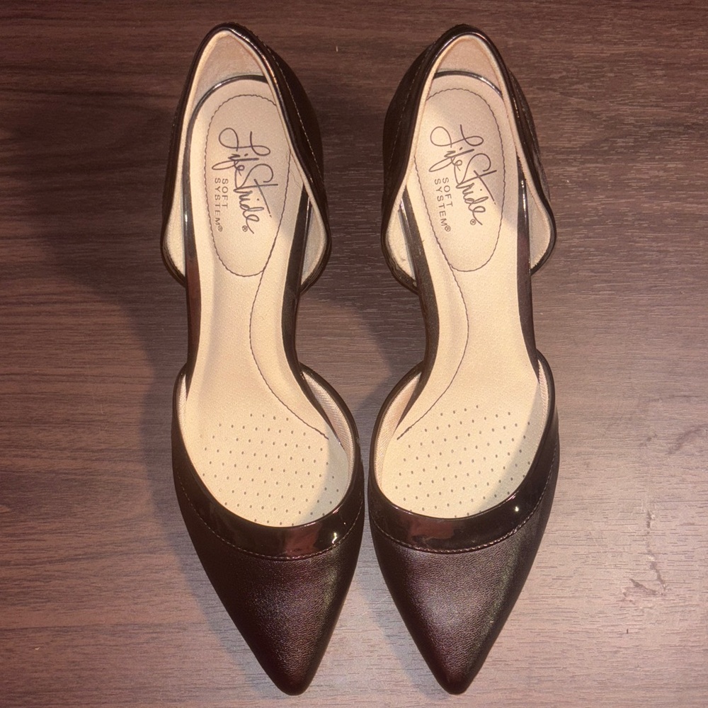 Life Stride Black Pointed Toe Heels